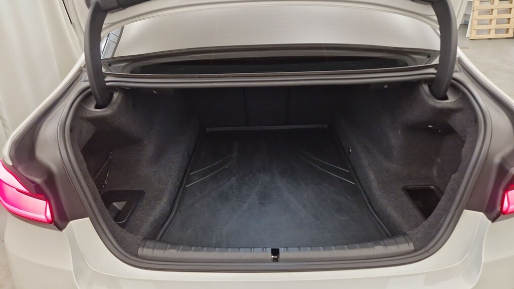 BMW Serii 5, 520