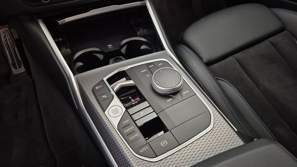 BMW Serii 3, 320
