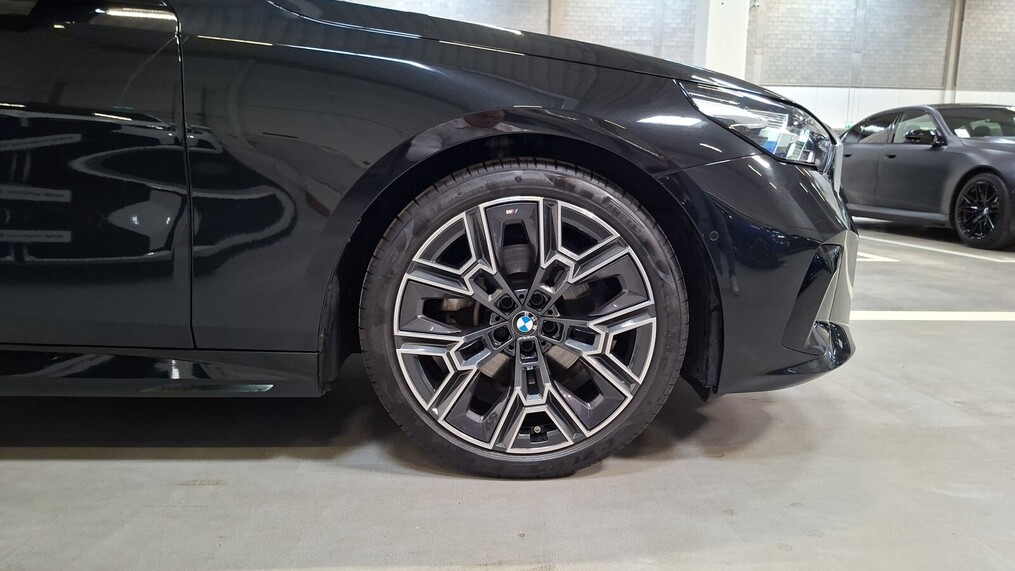 BMW Serii 5, 520