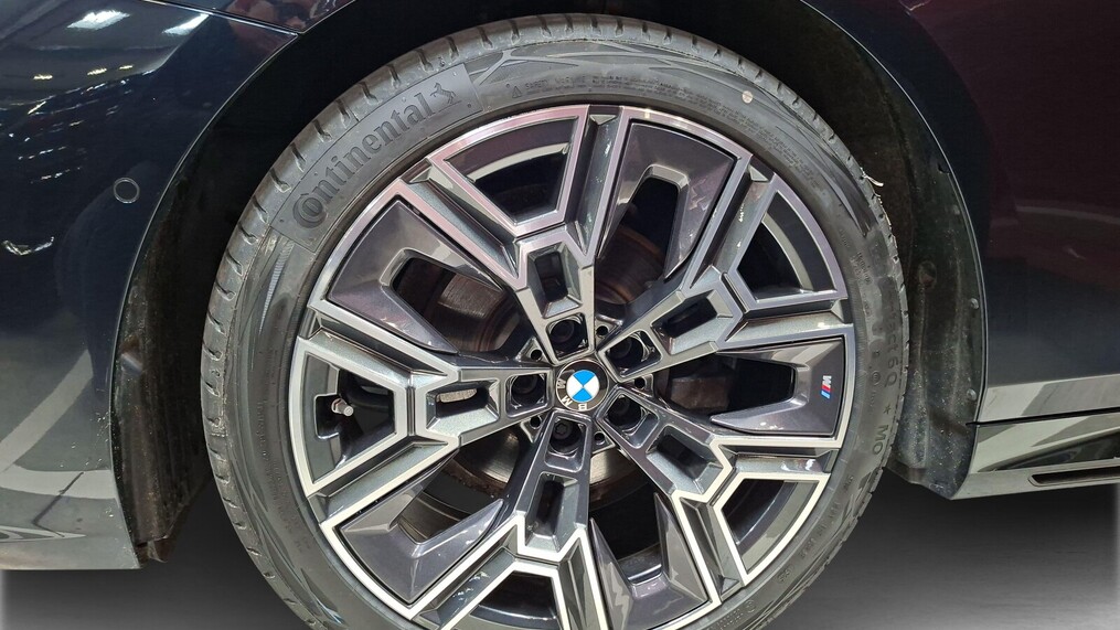 BMW Serii 5, 520