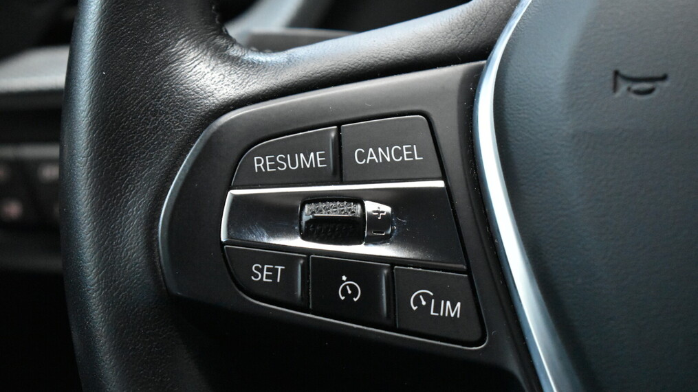 BMW Serii 2, 218