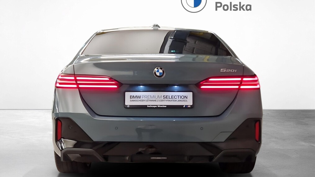 BMW Serii 5, 520