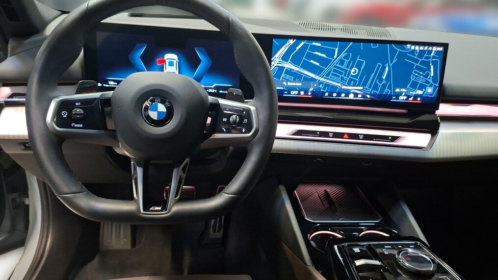 BMW Serii 5, 520