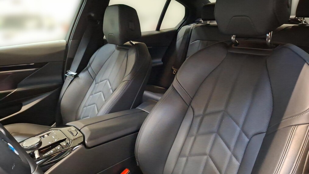 BMW Serii 5, 520