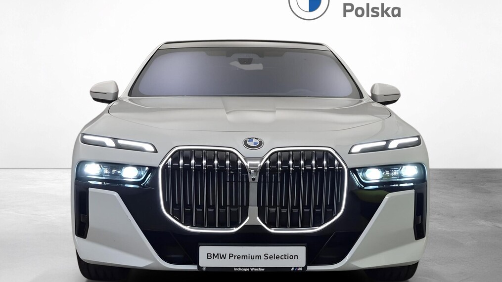 BMW Serii 7, 740
