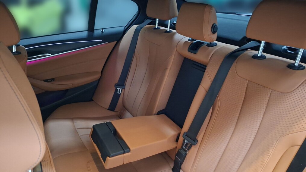 BMW Serii 5, 520