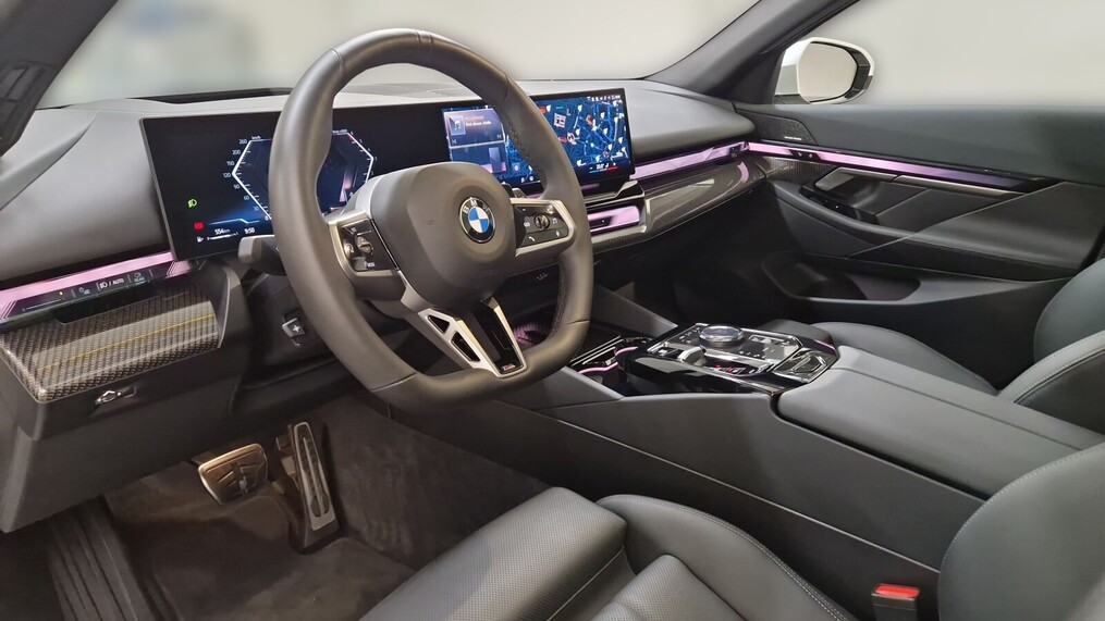 BMW Serii 5, 520
