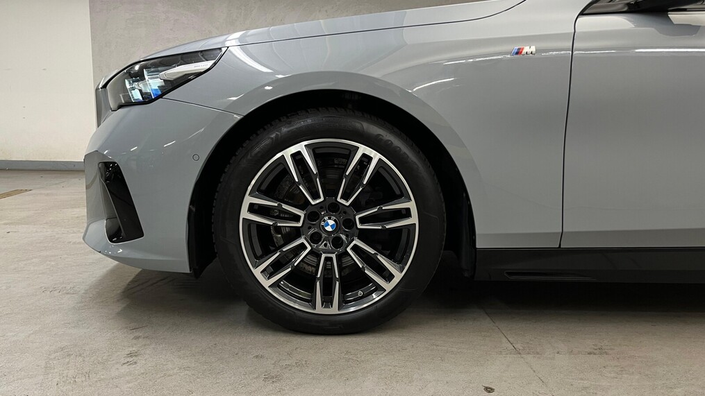 BMW Serii 5, 520