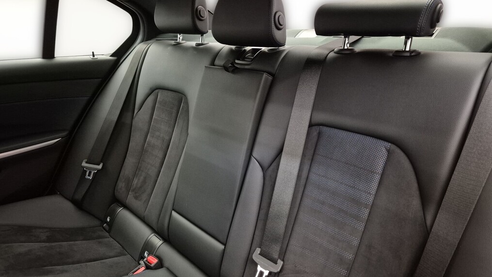 BMW Serii 3, 320