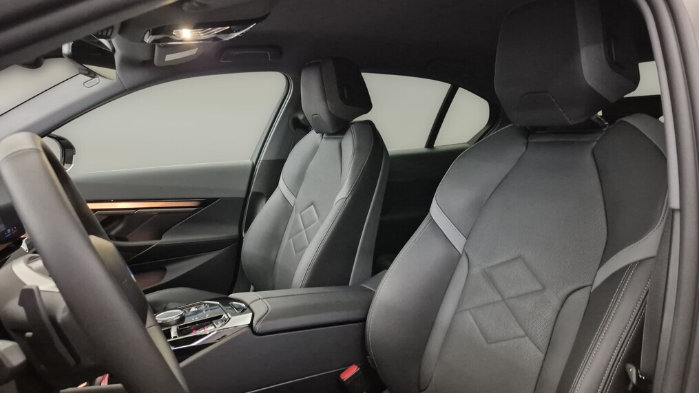 BMW Serii 5, 520