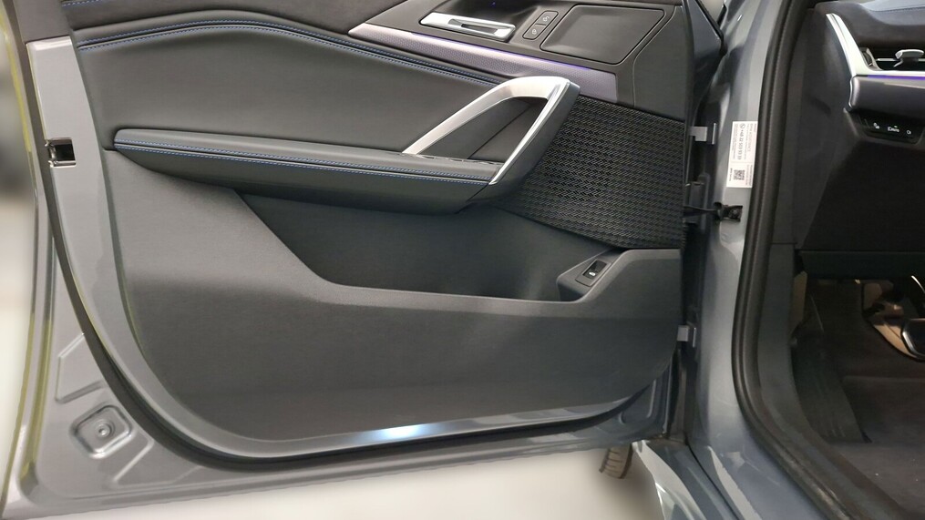 BMW iX2