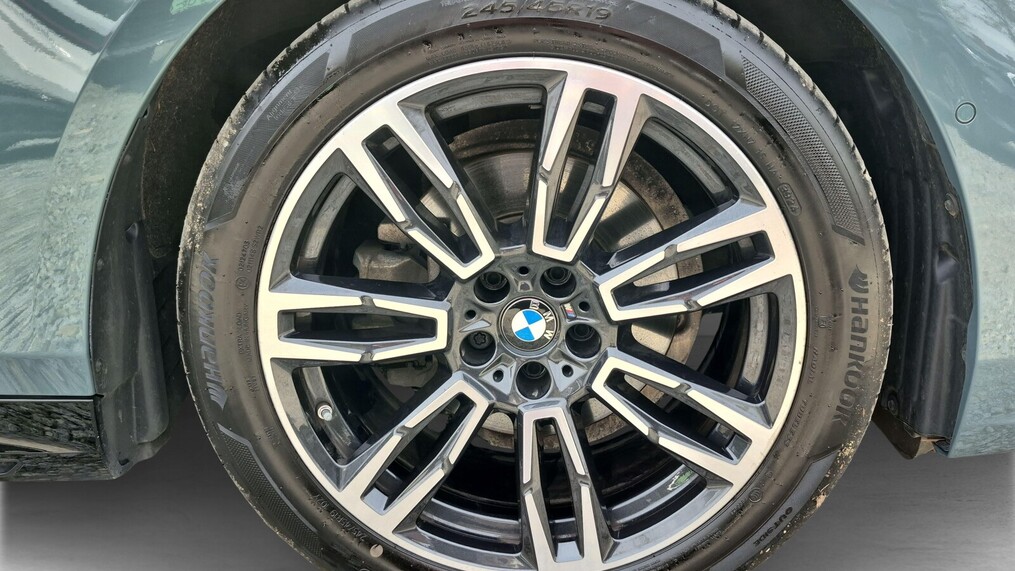 BMW Serii 5, 520