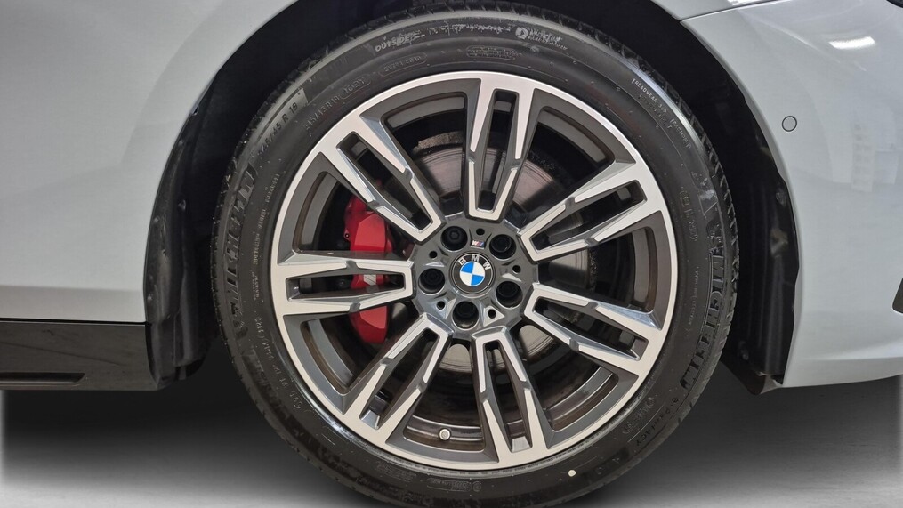 BMW Serii 5, 520