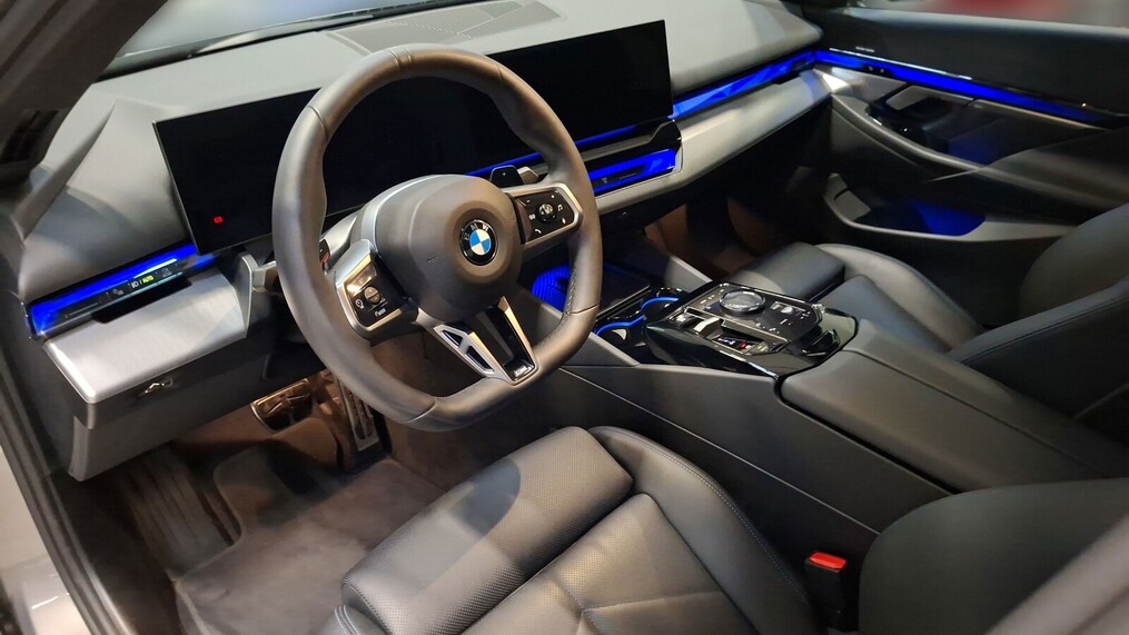 BMW Serii 5, 520