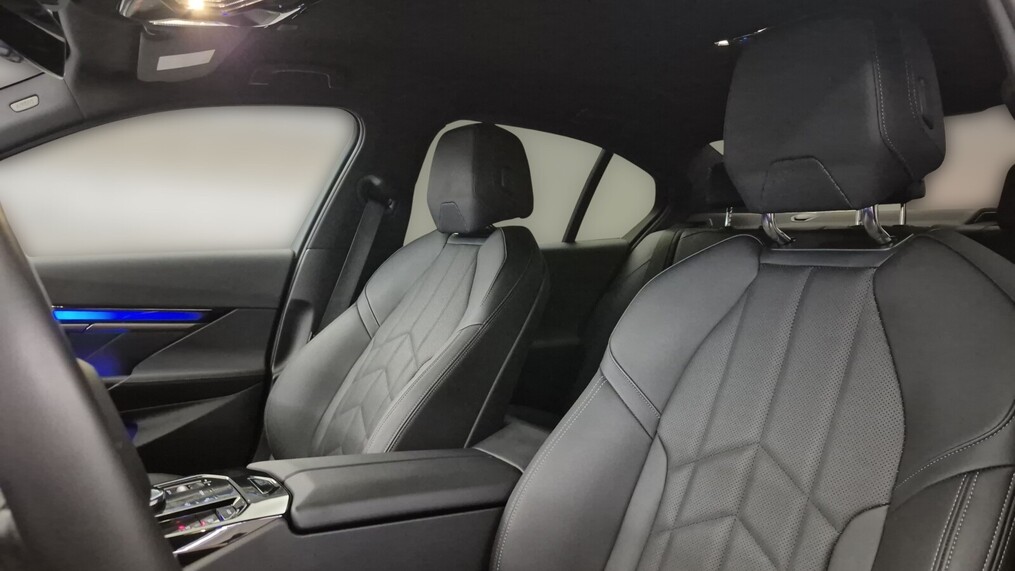 BMW Serii 5, 520