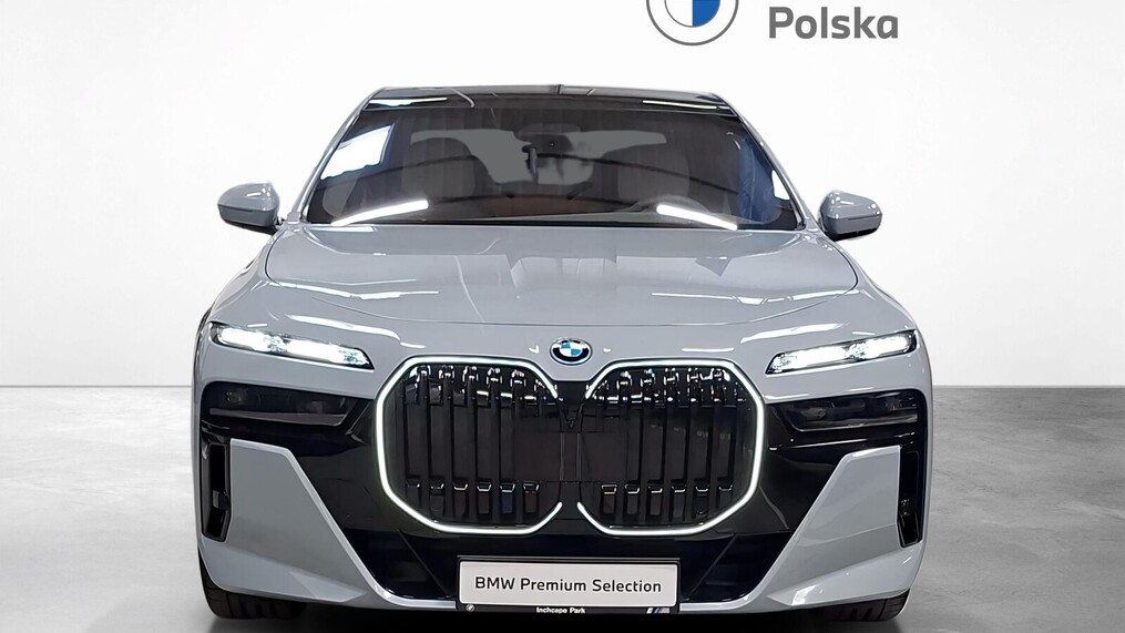 BMW Serii 7, 750