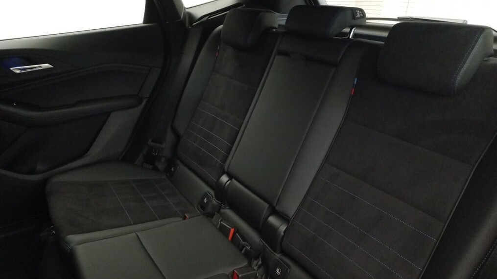 BMW Serii 2, 218