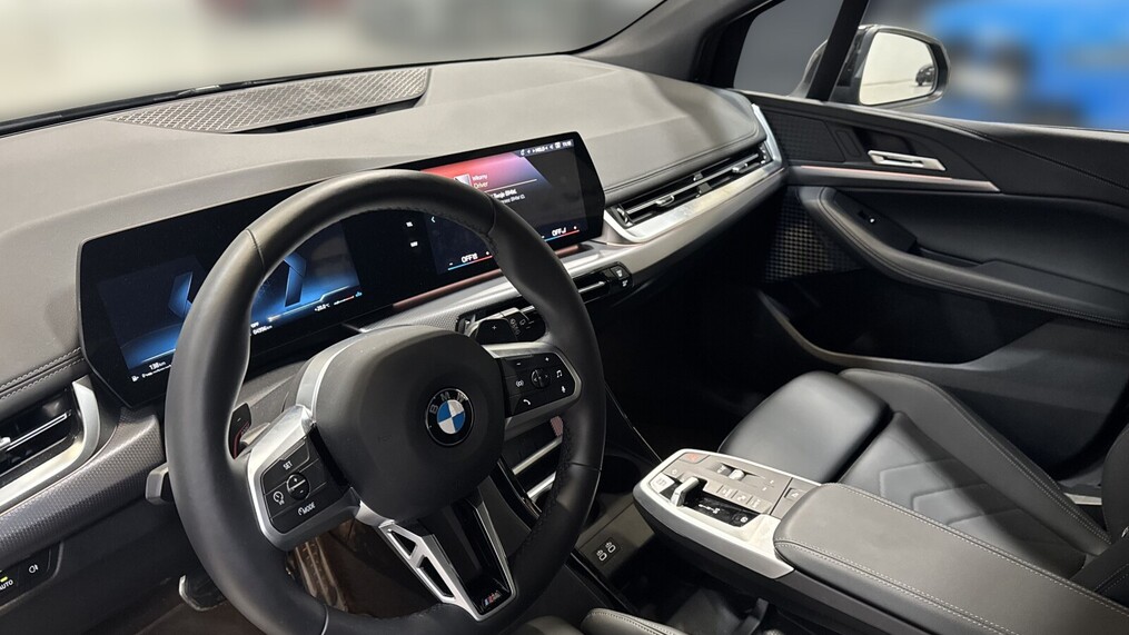BMW Serii 2, 223