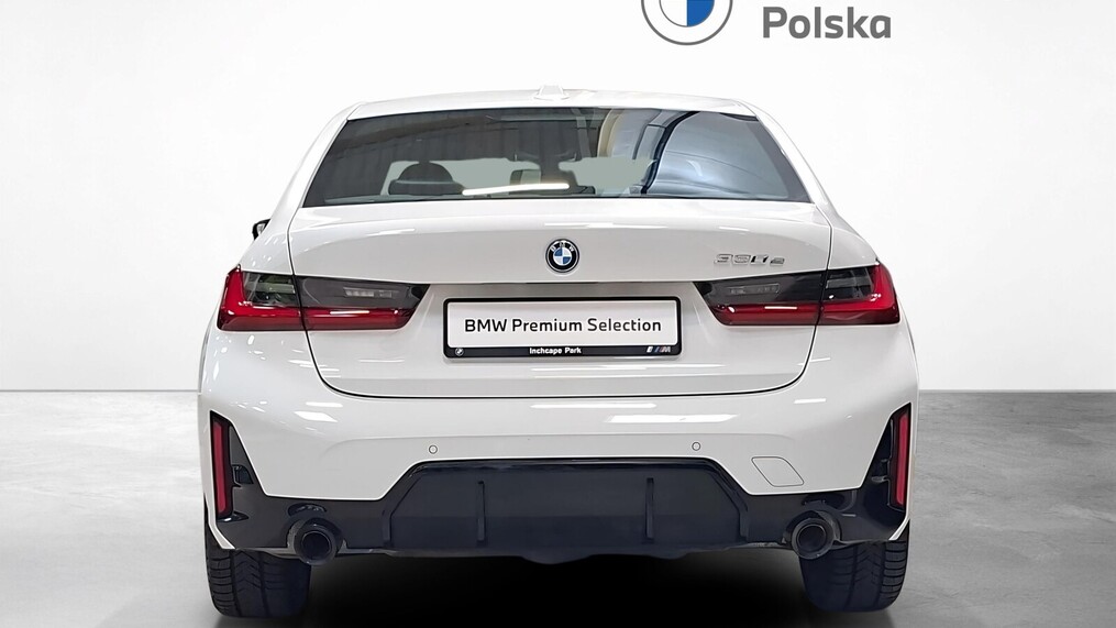 BMW Serii 3, 330