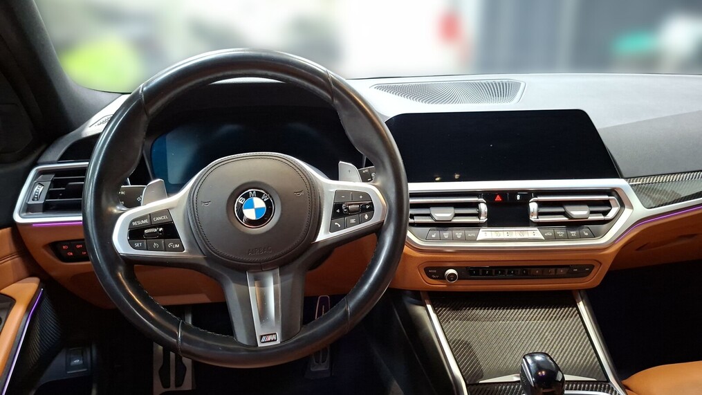 BMW Serii 3, 330