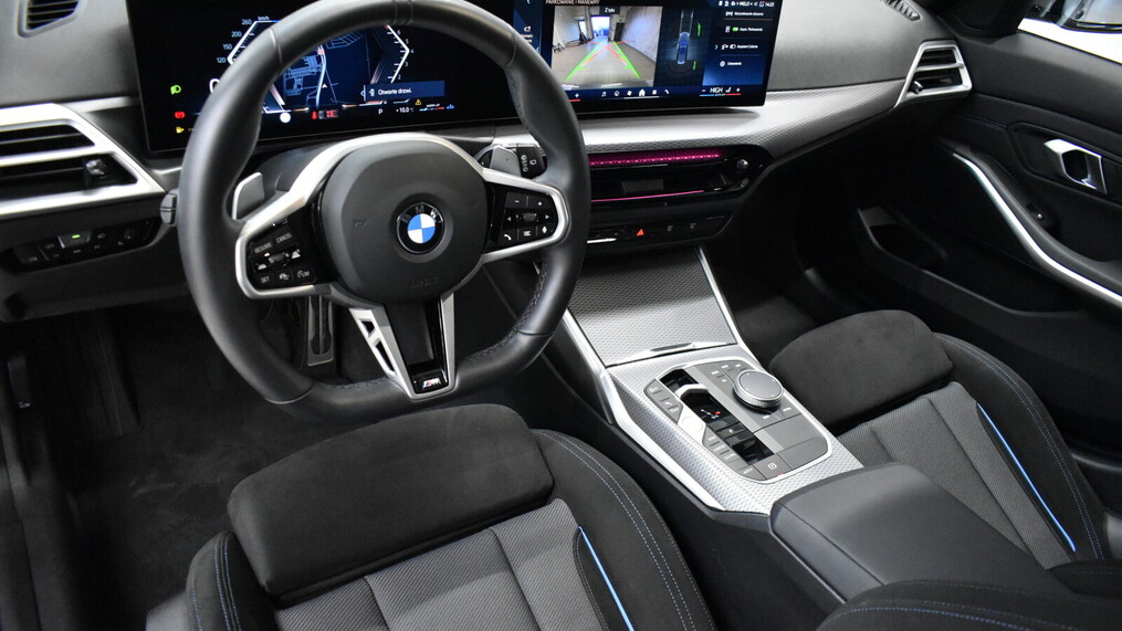 BMW Serii 3, 330