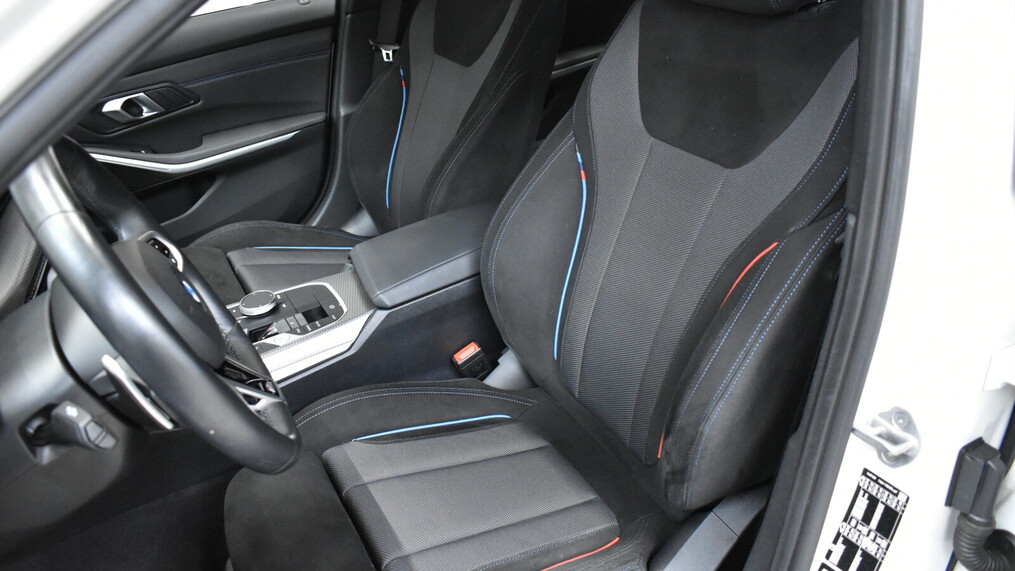 BMW Serii 3, 320