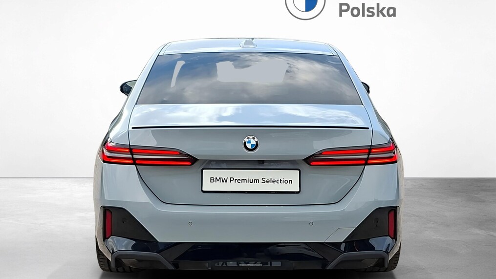 BMW Serii 5, 520