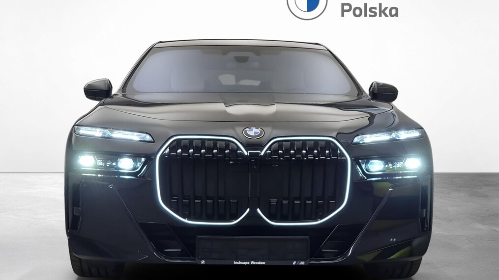 BMW Serii 7, 740