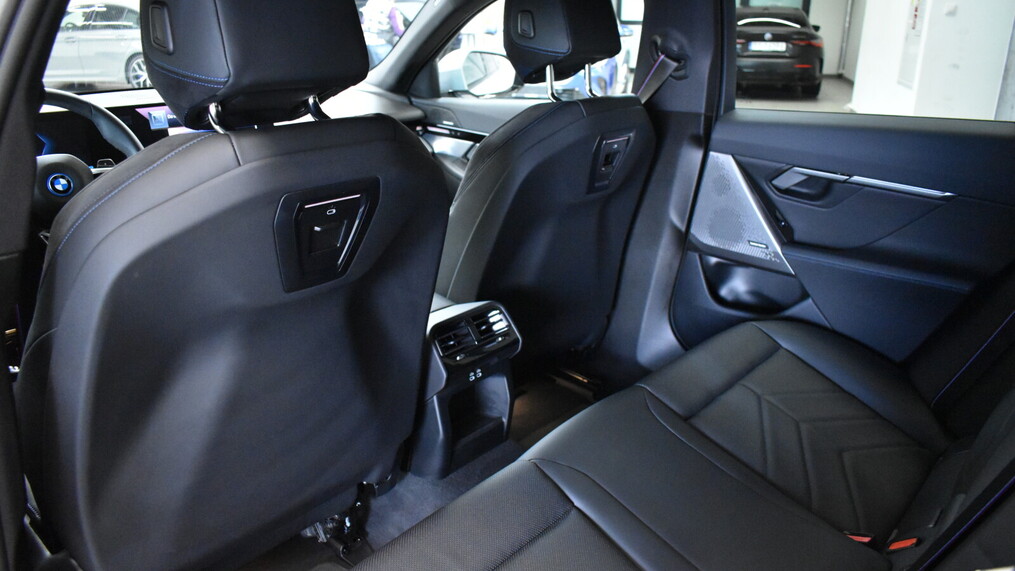 BMW Serii 5, 530