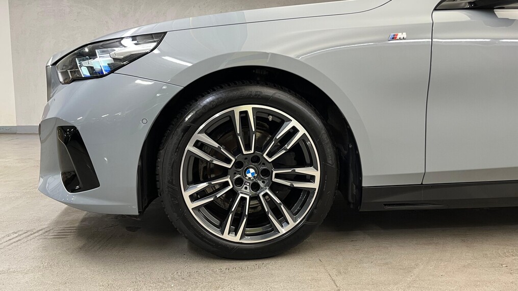 BMW Serii 5, 520