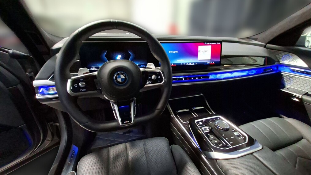 BMW Serii 7, 750