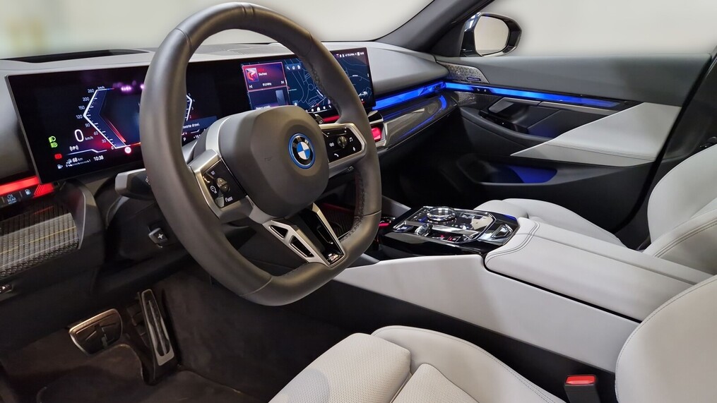 BMW Serii 5, 530