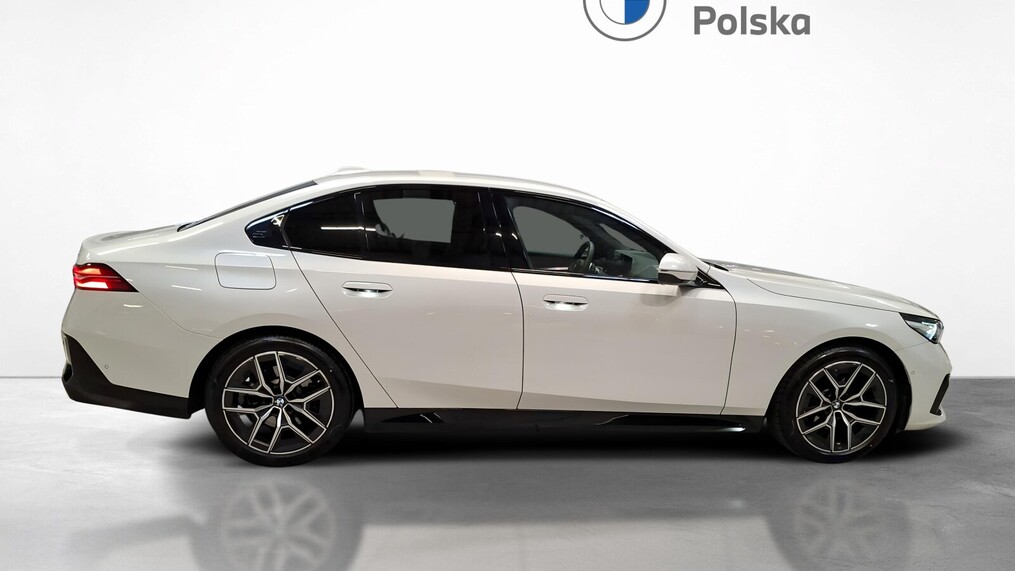 BMW Serii 5, 520