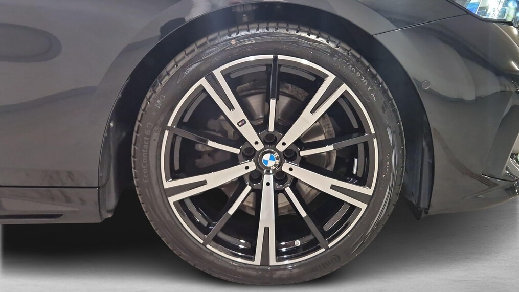 BMW Serii 5, 520