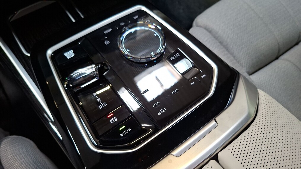 BMW Serii 7, 750
