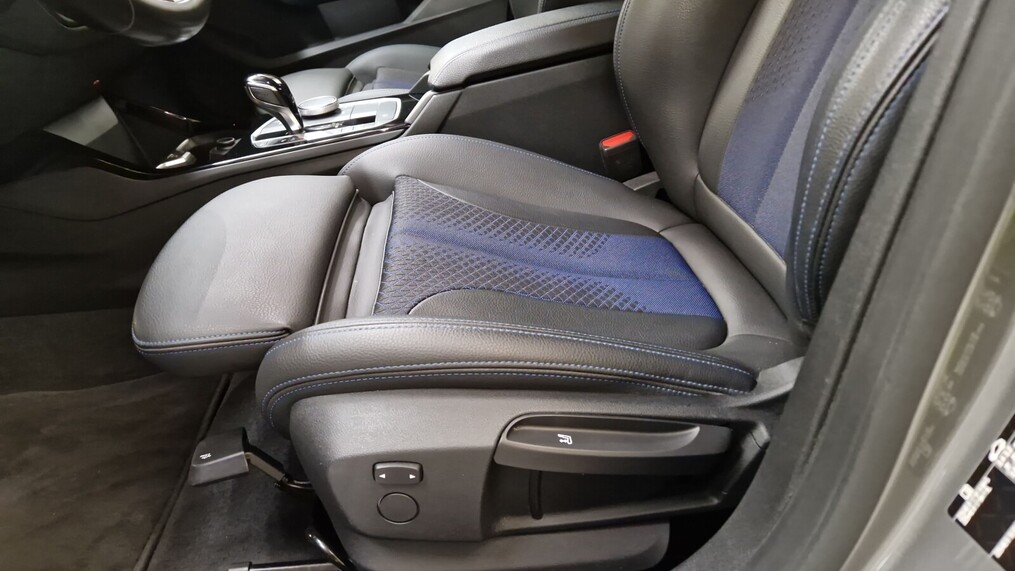 BMW Serii 2, 218