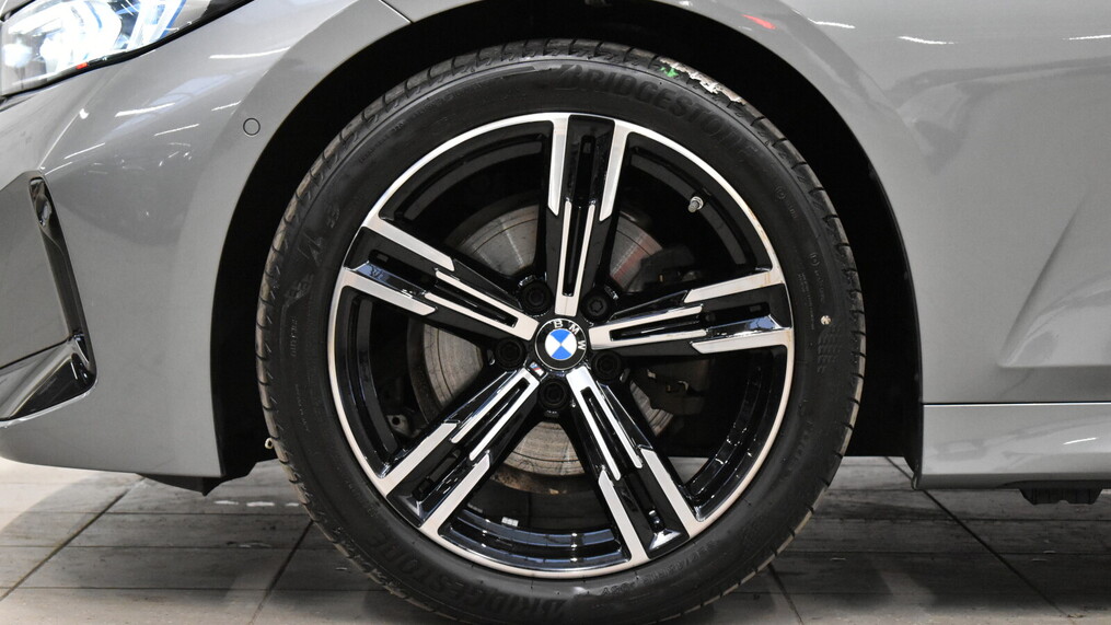 BMW Serii 3, 320