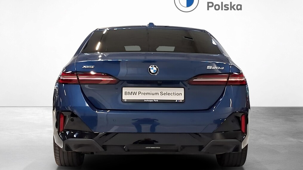 BMW Serii 5, 520
