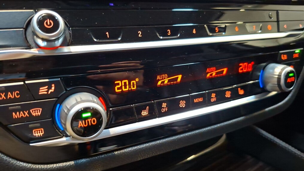 BMW Serii 5, 520