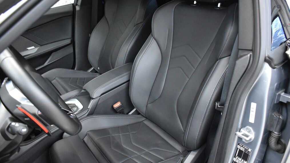 BMW Serii 2, 235