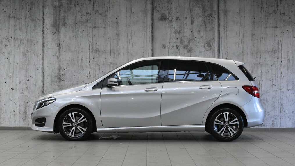 Mercedes-Benz B 180