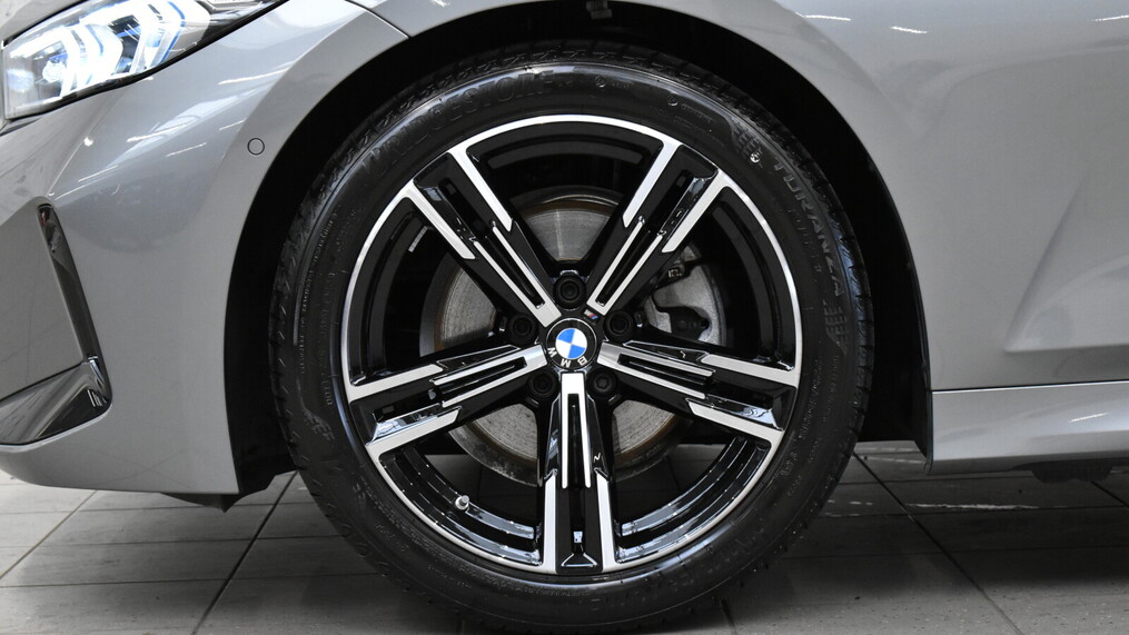BMW Serii 3, 320