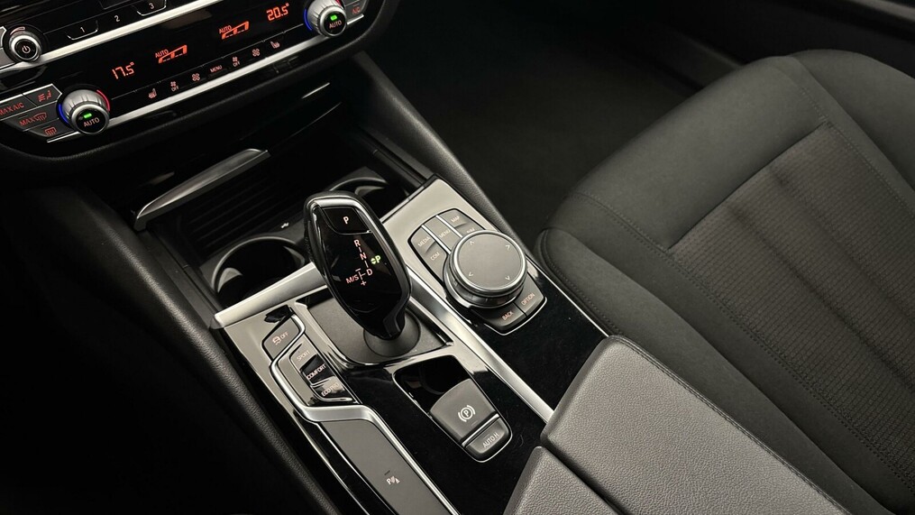 BMW Serii 5, 518