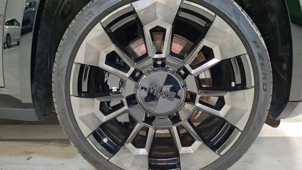 BMW XM