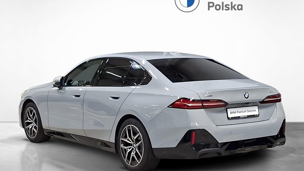 BMW Serii 5, 520