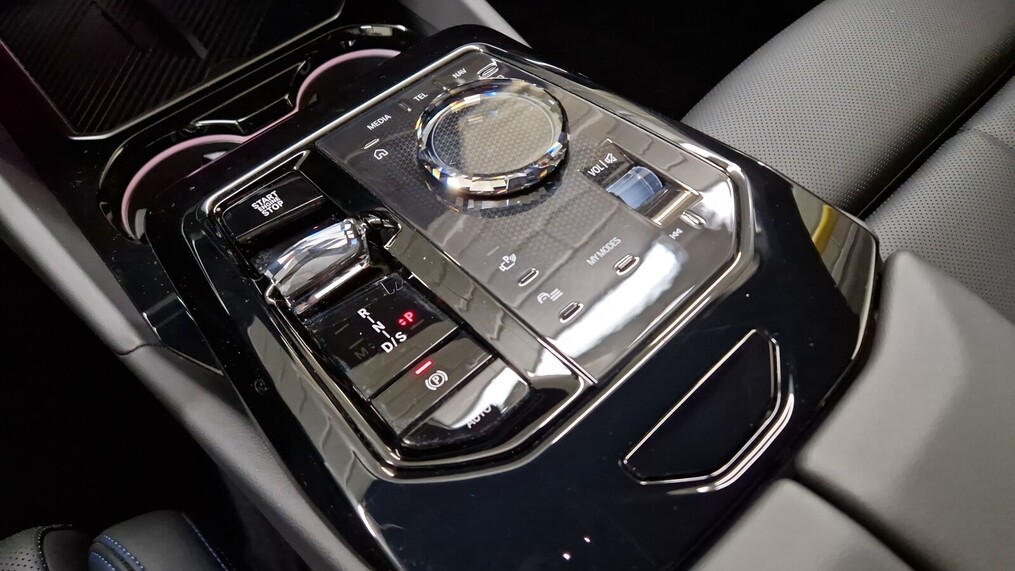 BMW Serii 5, 520