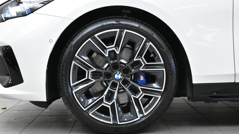 BMW Serii 5, 520