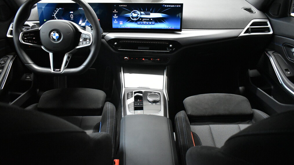 BMW Serii 3, 320