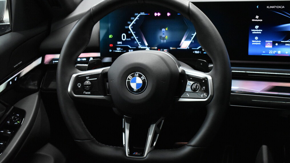 BMW Serii 5, 520