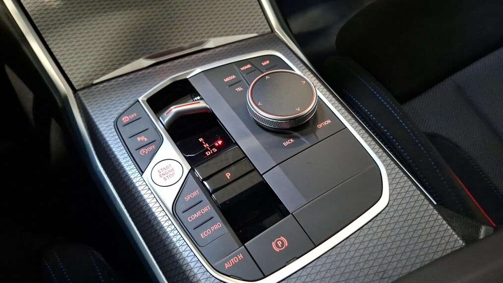 BMW Serii 3, 330